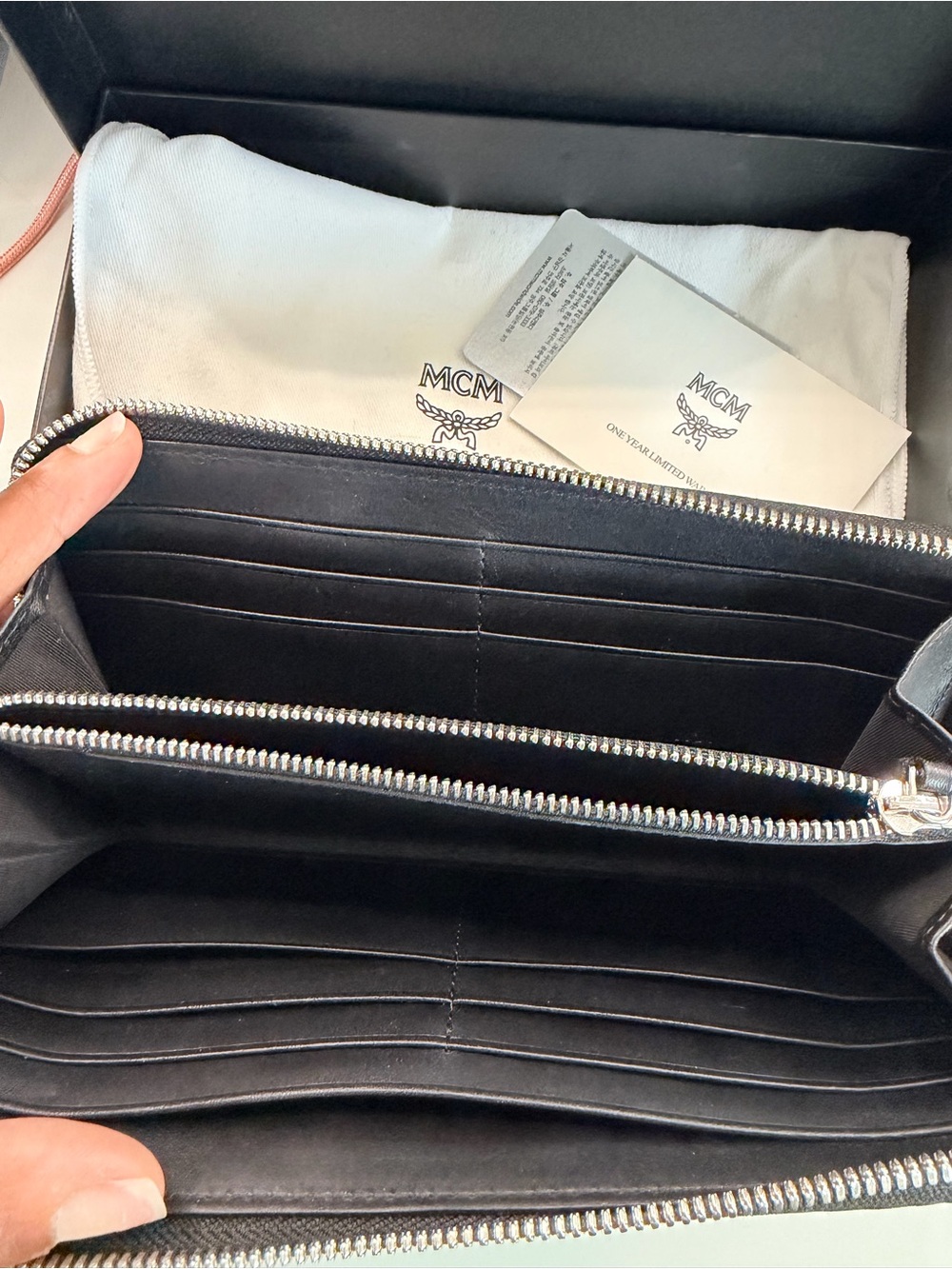 Black MCM wallet - Picture 4 of 13